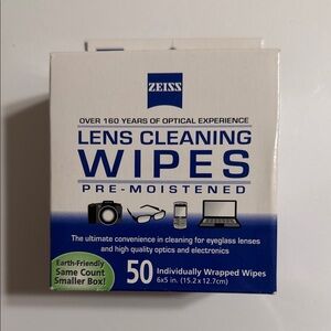 Lens Cleaning Wipes - White and Blue